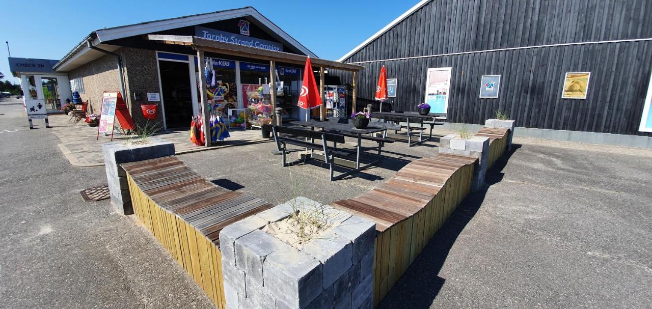 Tornby Strand Camping Cottages Hirtshals Exteriör bild