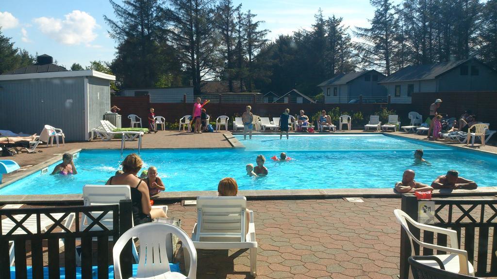 Tornby Strand Camping Cottages Hirtshals Exteriör bild