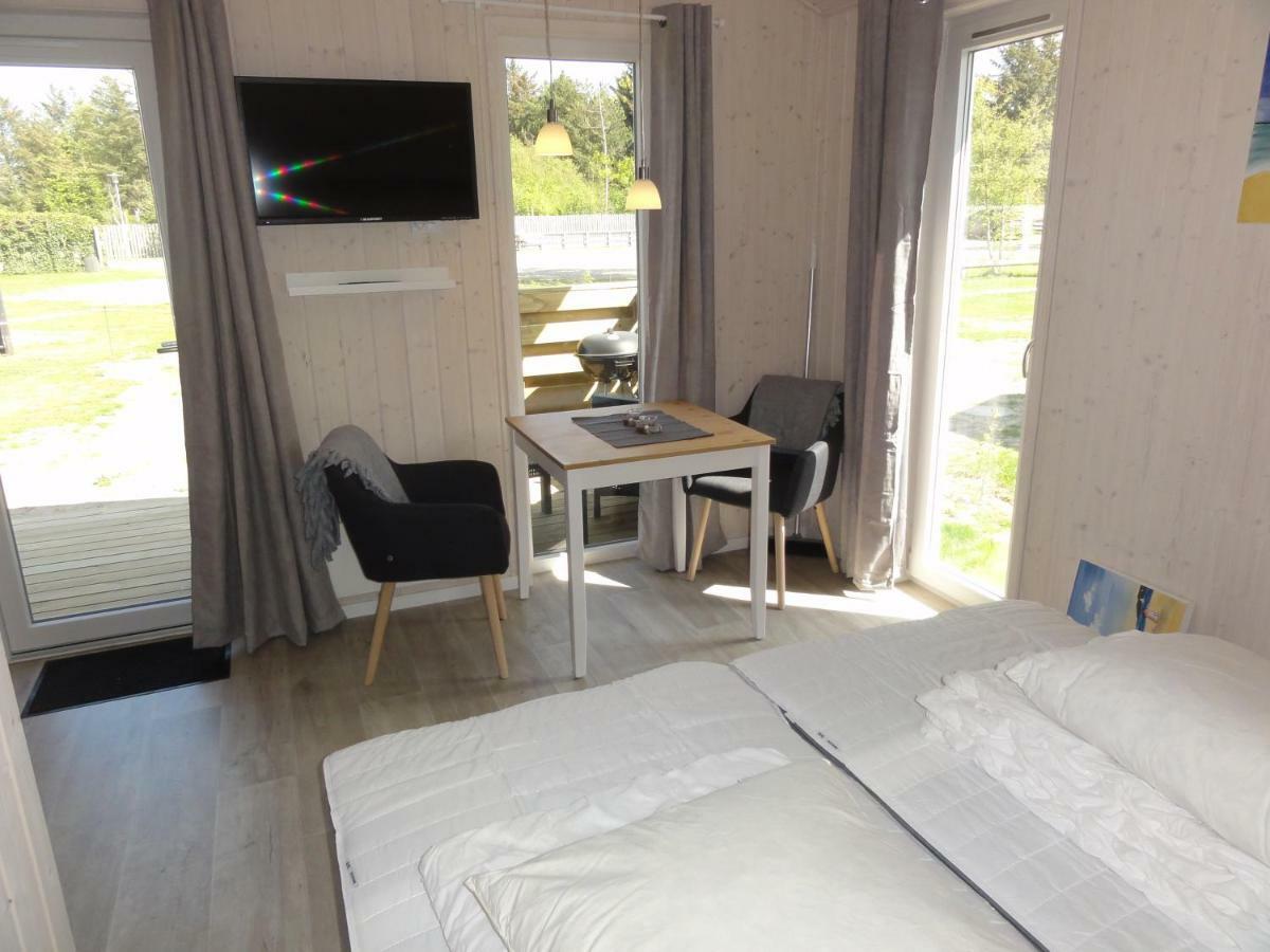 Tornby Strand Camping Cottages Hirtshals Exteriör bild